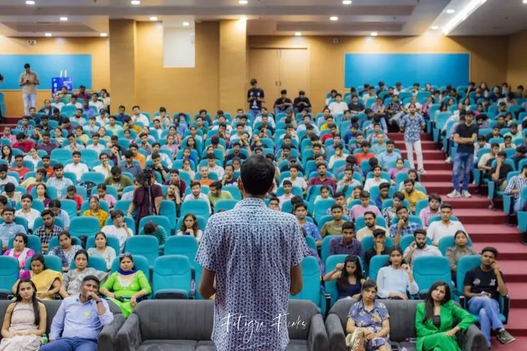 Keynote to a packed auditorium